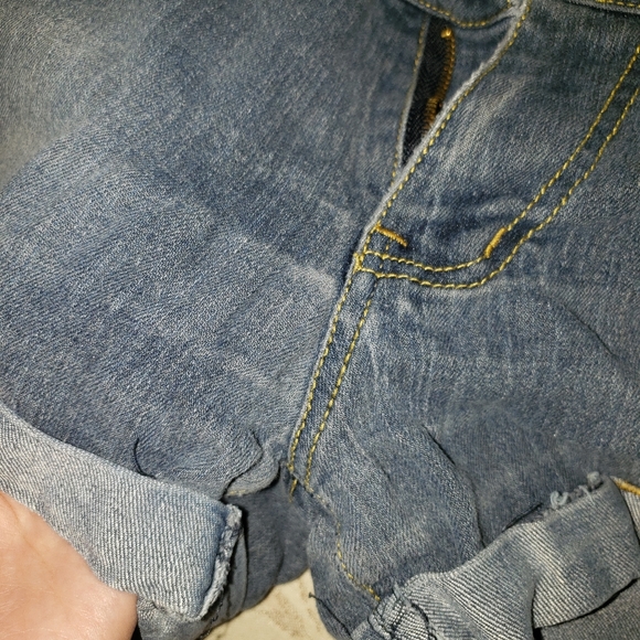 Shorts - Picture 2 of 4